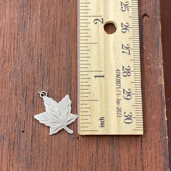 Vintage Nemo 925 Sterling Silver Maple Tree Leaf Pendant Bracelet Charm - Picture 3 of 3